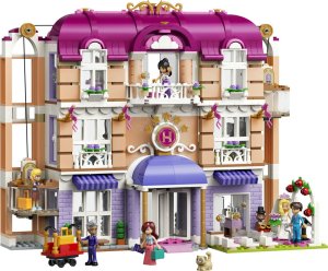 LEGO Friends Grand Hotel w mieście Heartlake (42704) 7