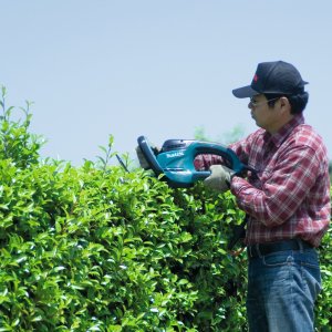Makita Nożyce elektryczne UH6580 65 cm 3