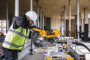 Ukośnica Dewalt DWS780 1675 W 305 mm 5