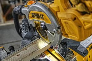 Ukośnica Dewalt DCS777T2 54 V 216 mm 7