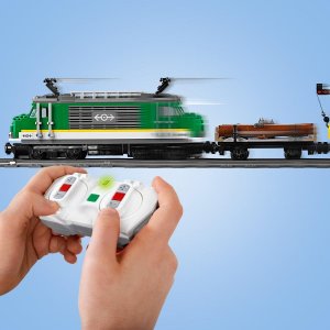 LEGO City Pociąg towarowy (60198) 3
