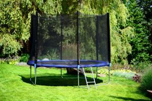 Trampolina ogrodowa Funfit 841 z siatką zewnętrzną 8.5 FT 252 cm 3