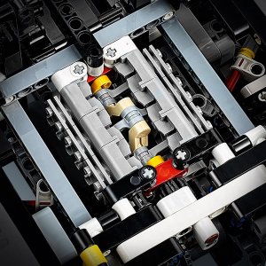 LEGO Technic Porsche 911 RSR (42096) 8