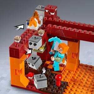 LEGO Minecraft Most Płomyków (21154) 15