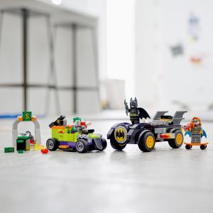 LEGO DC Batman kontra Joker: pościg Batmobilem (76180) 3