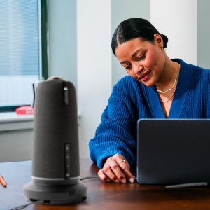 Kamera internetowa OWL Owl Labs Meeting Owl 5 Pro inteligentna kamera do wideokonferencji 4K 360 stopni, mikrofon i głośnik (automatyczne ustawianie ostrości głośnika, BYOD z jednym kablem, natywna obsługa HDMI i Ethernet) 4