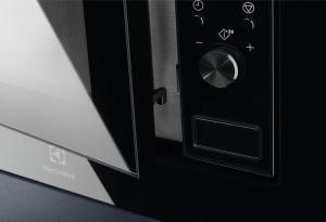 Kuchenka mikrofalowa Electrolux LMS2203EMX 3