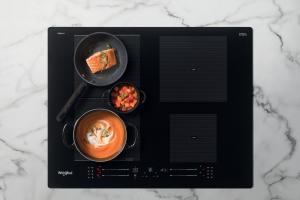 Płyta grzewcza Whirlpool WF S4160 BF 4