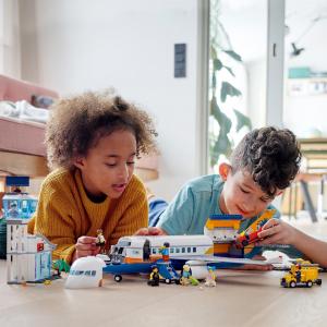 LEGO City Samolot pasażerski (60262) 9