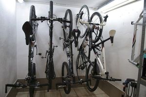 Iso Trade Wieszak uchwyt na rower górski i inne na ścianę uniwersalny 6