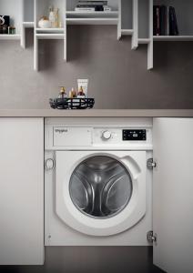 Pralka do zabudowy Whirlpool BI WMWG 91484E EU 14