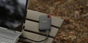 Dysk zewnętrzny SSD SanDisk Extreme Portable V2 500GB Czarno-pomarańczowy (SDSSDE61-500G-G25) 4