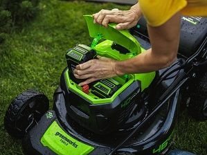 Kosiarka akumulatorowa Greenworks 40V Kosiarka akumulatorowa z napędem 46cm zestaw, ładowarka + 1 akumulator 4Ah (GD40LM46SPK4) 3