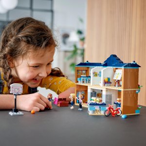 LEGO Friends Szkoła w mieście Heartlake (41682) 3