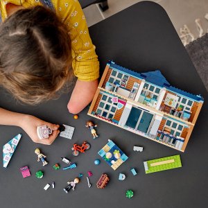 LEGO Friends Szkoła w mieście Heartlake (41682) 4