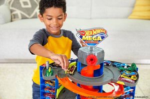 Hot Wheels City Zakręcony Megagaraż (GTT95) 5