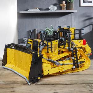 LEGO Technic Sterowany przez aplikację buldożer Cat D11 (42131) 2