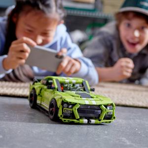 LEGO Technic Ford Mustang Shelby GT500 (42138) 4