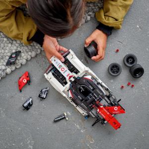 LEGO Technic Formula E Porsche 99X Electric (42137) 4