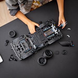 LEGO Technic BATMAN — BATMOBIL (42127) 4