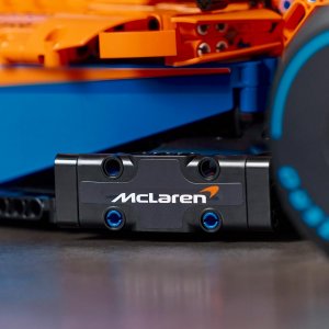 LEGO Technic Samochód wyścigowy McLaren Formula 1 (42141) 3