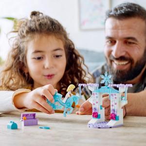LEGO Disney Elza i lodowa stajnia Nokka (43209) 4