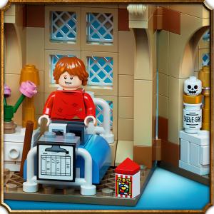 LEGO Harry Potter Skrzydło szpitalne Hogwartu (76398) 7