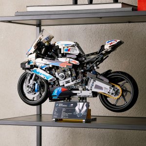 LEGO Technic BMW M 1000 RR (42130) 14