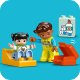 LEGO Duplo Karetka z kierowcą (10447) 7