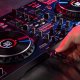 Moneks DJ kontrolieris Mixtrack Platinum FX  Numark 7