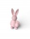 Dekoracja świąteczna Cotton World Nowoczesna dekoracja wielkanocna Ribbed Bunny with Egg figurka zajączka - różowy 1