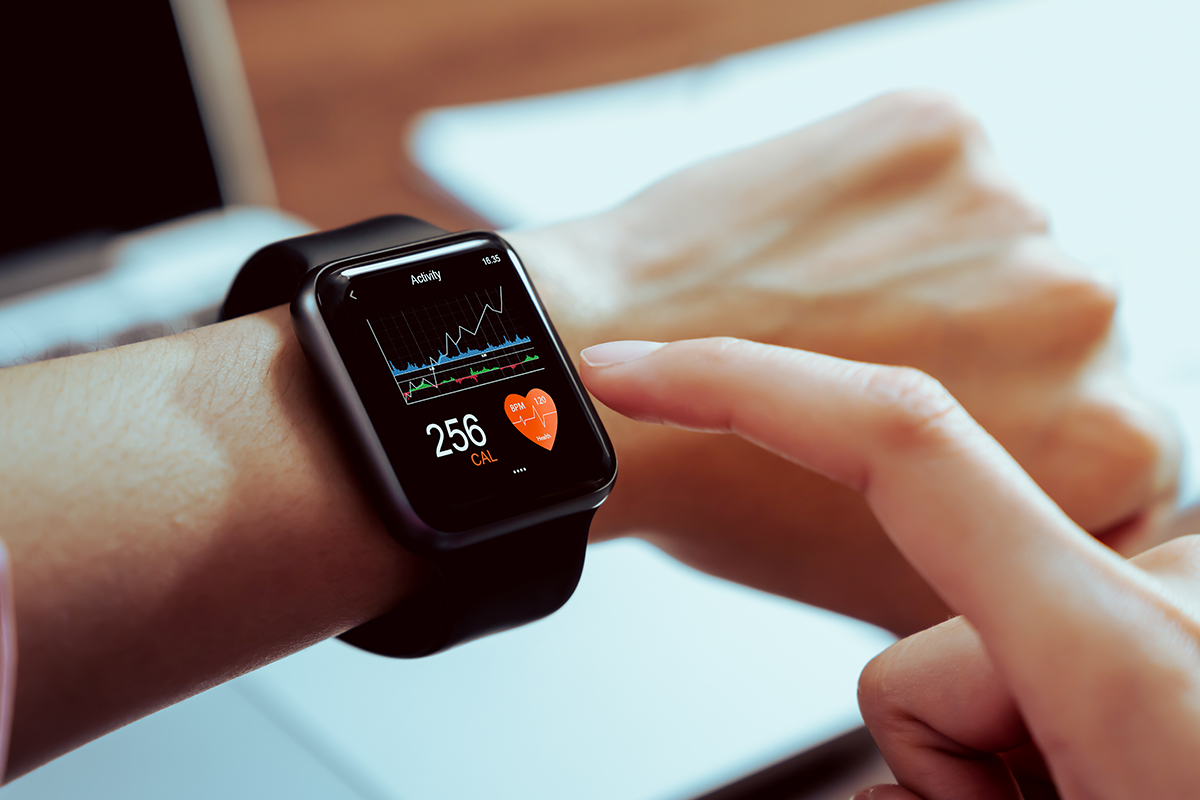 Jak ładować smartwatch? jest na to kilka sposobów!