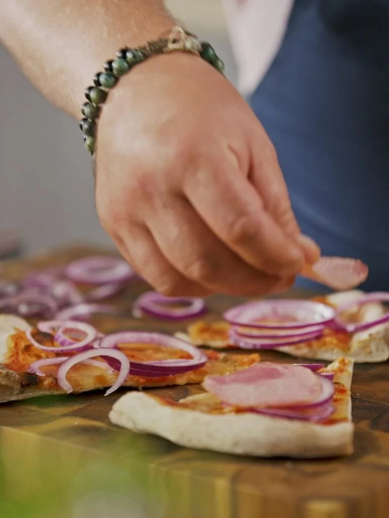 szynka jako dodatek mięsny do pizzy
