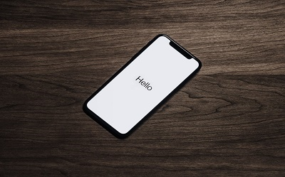 Jak założyć folię ochronną na telefon?