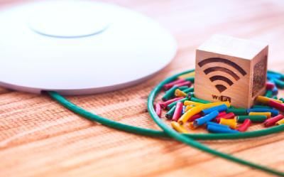 Ranking wzmacniaczy sygnału Wi-Fi 2026 – jaki repeater wybrać do domu?