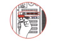 Ilustracja pokazująca złącza na karcie graficznej w obudowie komputera