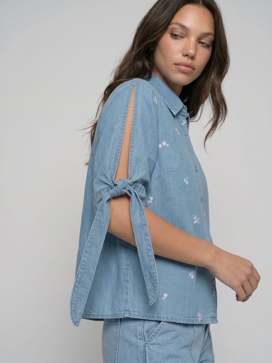 Lyocellowa koszula light denim z wiązanymi rękawami Lyocellowa koszula light denim z wiązanymi rękawami - niebieski - SINSAY