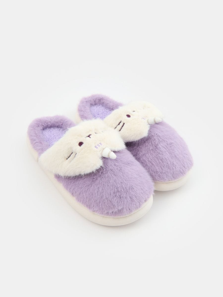 Kapcie z futerkiem Pusheen the Cat Kapcie z futerkiem Pusheen the Cat - fioletowy - SINSAY