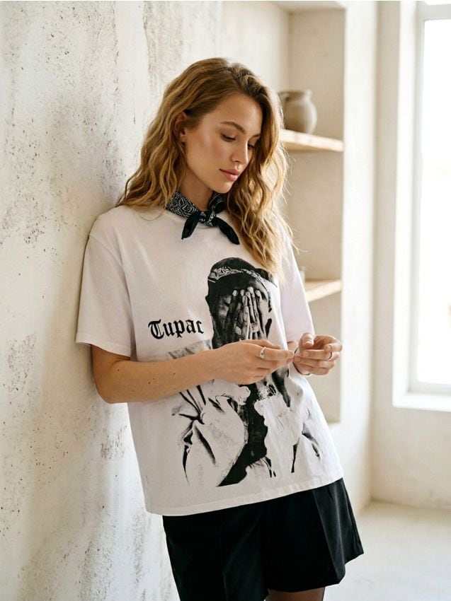T-Shirt mit kleinem Print Tupac