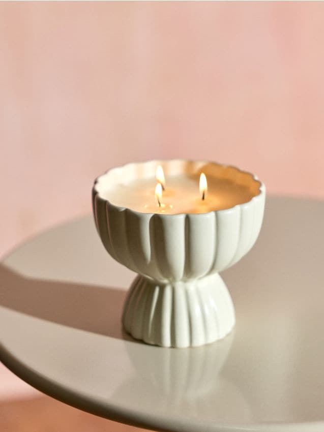 Świeca zapachowa w ryflowanym naczyniu Orange & jasmine